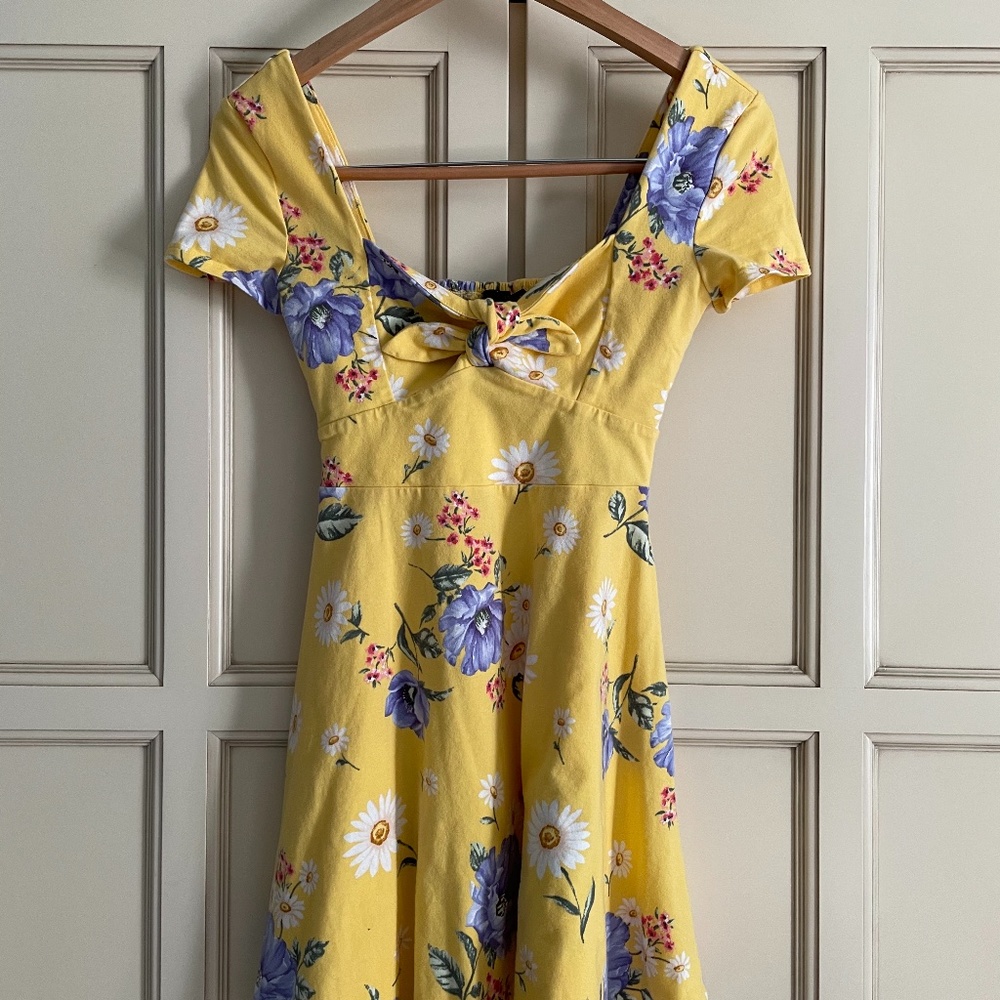 Forever 21 XXI Tie-Front Floral Mini Dress S Small